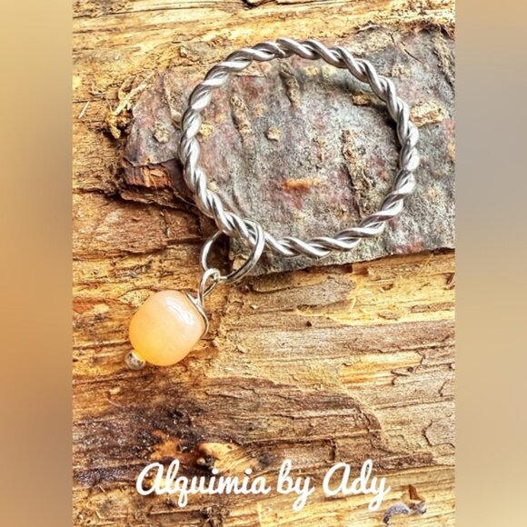 Silver dainty ring with moonstone charm - Picture 2 of 2